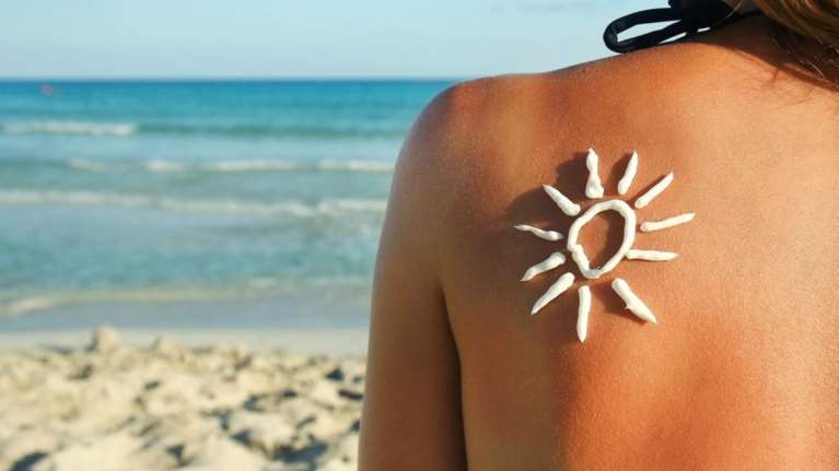 Όσα πρέπει να ξέρετε για το αντιηλιακό- Πώς να το βάζετε