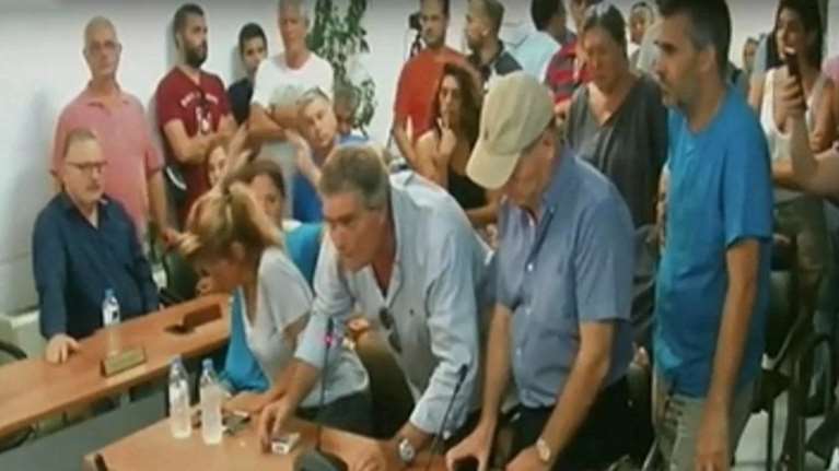 Ενταση στο ΔΣ Μαραθώνα - &quot;Εκρηξη&quot; κατά Ψινάκη -βίντεο