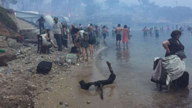 Oι Αιγύπτιοι ψαράδες που έσωσαν δεκάδες στη Ραφήνα [video]