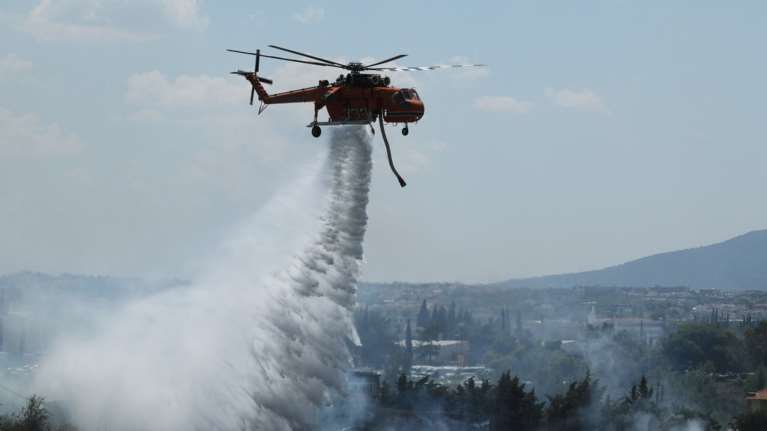 Υπό μερικό έλεγχο η πυρκαγιά στην Παλαιά Φώκαια