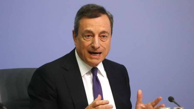 Όχι Ντράγκι στη συμμετοχή των ελληνικών ομολόγων στο QE