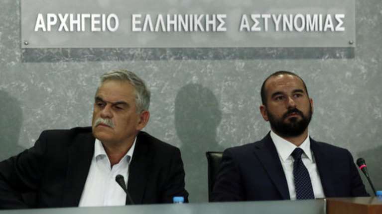 Ευθύνες στον άνεμο και σε ίχνη εμπρησμού ρίχνει η κυβέρνηση