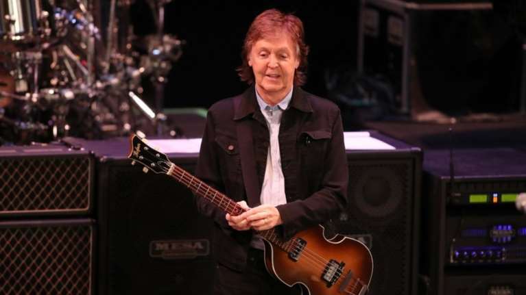 Ο Πολ Μακ Κάρτνεϊ επιστρέφει στο The Cavern Club για μια συναυλία έκπληξη