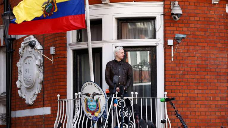 Άρση ασύλου για τον Ασάνζ από την πρεσβεία του Ισημερινού;