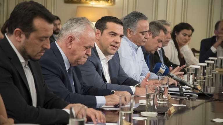 Από τις «ασύμμετρες απειλές» στην ανάληψη πολιτικής ευθύνης