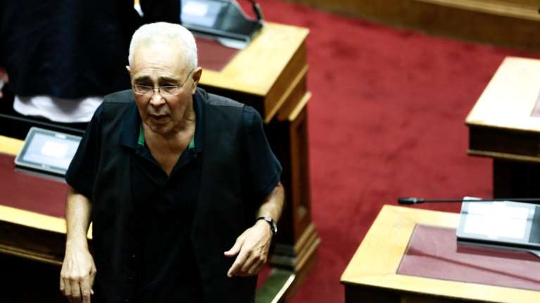 Ζουράρις: Όχι παραιτήσεις, πολιτική ευθύνη έχει και ο λαός