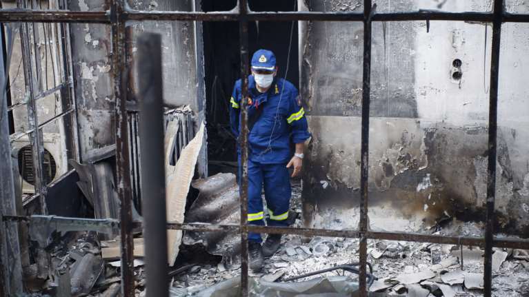 Αλαλούμ με τον αριθμό νεκρών και αγνοούμενων, διευκρινίσεις Πυροσβεστικής