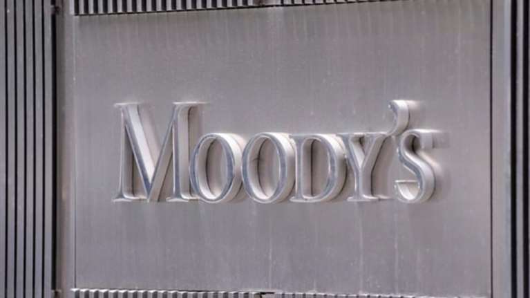 Η Moody’s αναβάθμισε το outlook για το ελληνικό τραπεζικό σύστημα σε θετικό