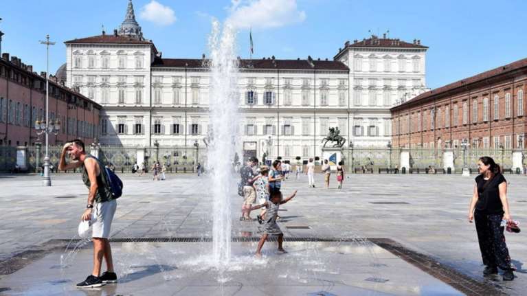 Καύσωνας πλήττει την Ιταλία και τη Γαλλία