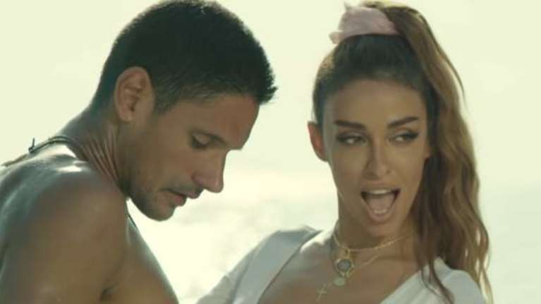 Πάνος Βλάχος &amp; Θοδωρής Αθερίδης στο βιντεοκλίπ της Φουρέιρα -βίντεο