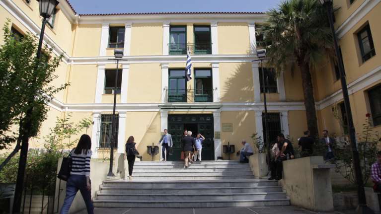 Αναβαθμίζεται δικαστικά η έρευνα για τις φονικές πυρκαγιές