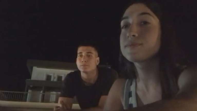 Ο Πλούταρχος «ανέβασε» τα δυο παιδιά του να τραγουδούν unplugged