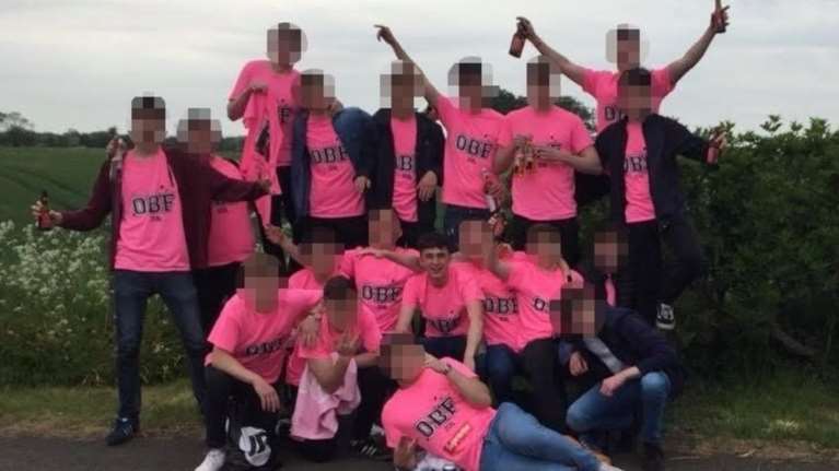 Ζάκυνθος: Βρετανοί καταγγέλλουν ομαδική δηλητηρίαση από αλκοόλ (φωτό)