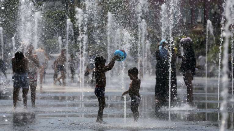 Επιμένει ο καύσωνας στην Ευρώπη, 47 βαθμοί στην Πορτογαλία