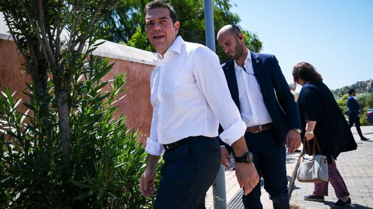 Τσίπρας: Είμαστε υποχρεωμένοι να δούμε τα πώς και τα γιατί