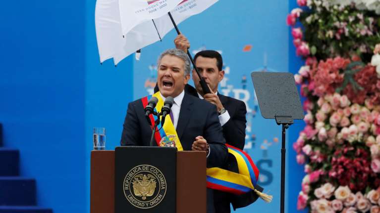 Τι αλλάζει στην Κολομβία με την ορκωμοσία του νέου προέδρου
