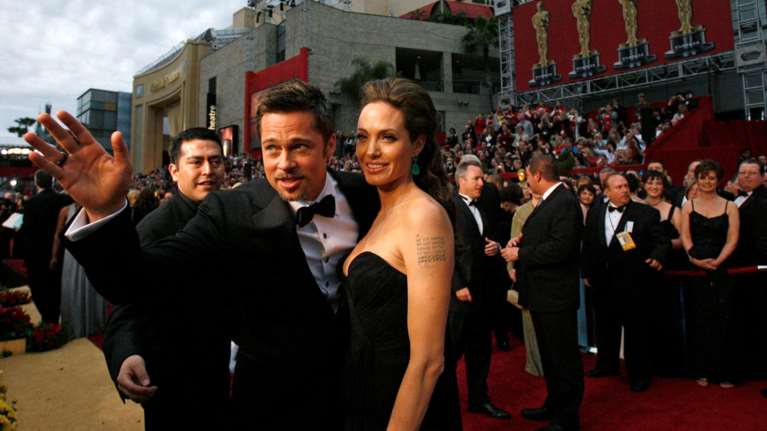 Kεραυνοί της Τζολί προς Πιτ: Δεν πληρώνει τη διατροφή για τα 6 παιδιά τους