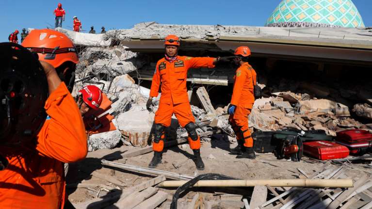 Στους 319 οι νεκροί από τον σεισμό στην Ινδονησία [φωτό]