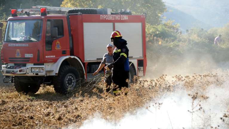Σε ύφεση η φωτιά στη Ζάκυνθο – Υπό μερικό έλεγχο στην Αχαΐα