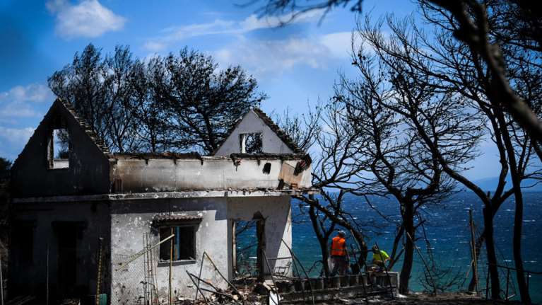 3.957 αιτήσεις πυρόπληκτων: 1.266 νοικοκυριά έλαβαν το επίδομα