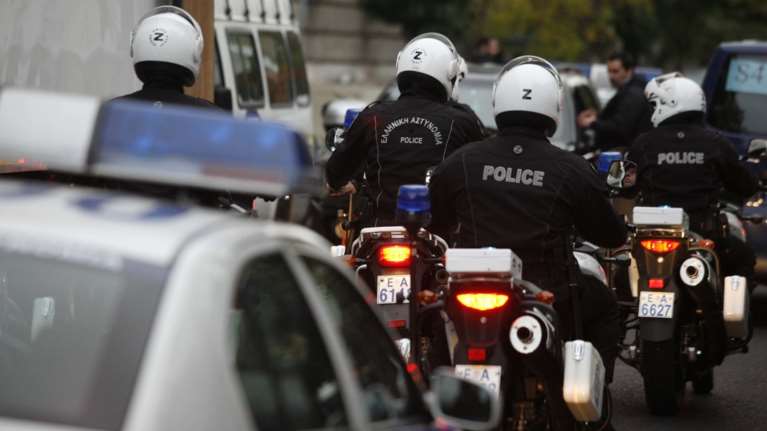 Eφοδος της ΕΛ.ΑΣ σε πολυτελή κατοικία για όπλα στο Ηράκλειο