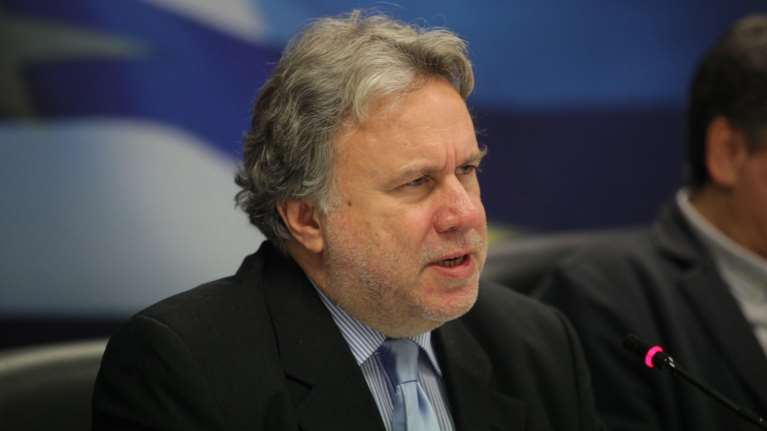 Δεν βλέπει αύξηση της έντασης στο Αιγαίο ο Κατρούγκαλος