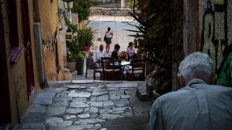 Από τον ΕΝΦΙΑ στις συντάξεις: Οι επώδυνες «ουρές» των μνημονίων