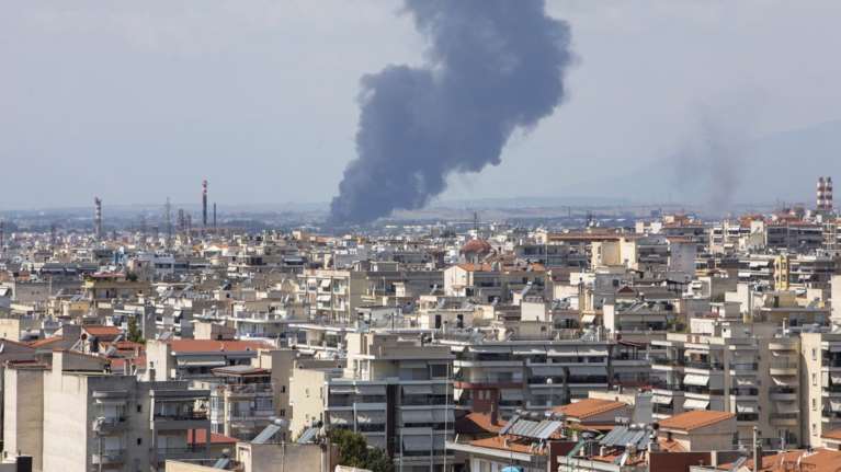 Θεσσαλονίκη: Σε εξέλιξη πυρκαγιά στην ΒΙ.ΠΕ. Σίνδου