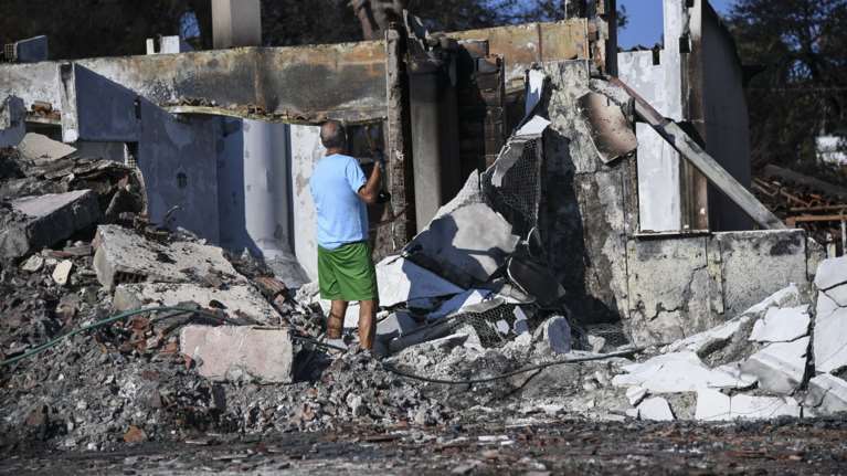 «Κοράκια» προσπαθούν να αγοράσουν φτηνά τα ακίνητα στο Μάτι