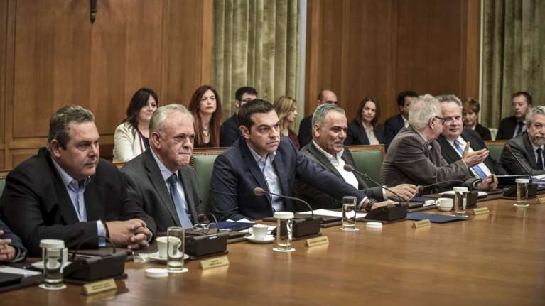 Ανασχηματισμός με «ανακύκλωση» σε κόμμα και κυβέρνηση