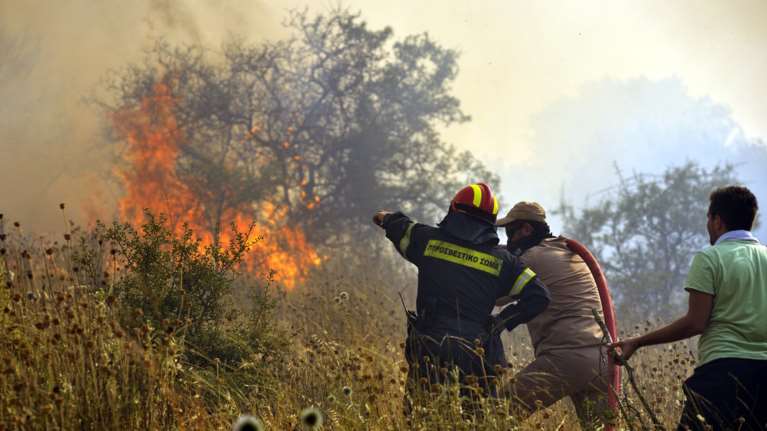 Πάτρα: Σε εξέλιξη πυρκαγιά στο Άνω Καστρίτσι