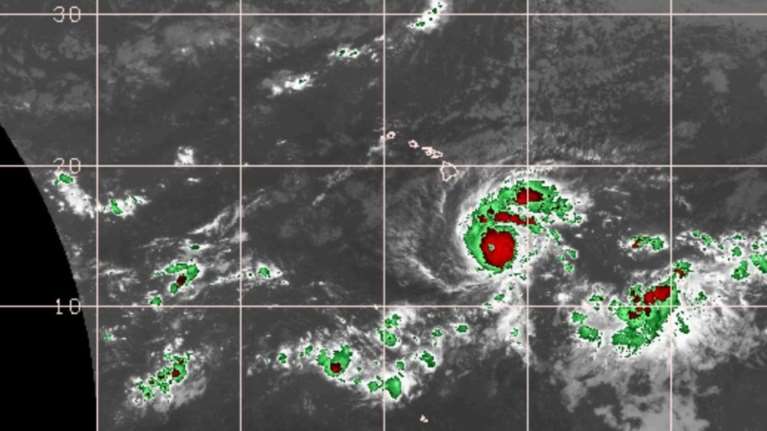 Χαβάη: Σε συναγερμό ενόψει της επέλασης του ισχυρού τυφώνα Lane