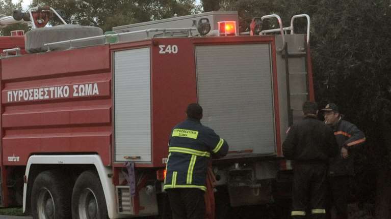 Αλυσόδεσαν 16χρονο σε στύλο στον Αγιο Κωνσταντίνο!