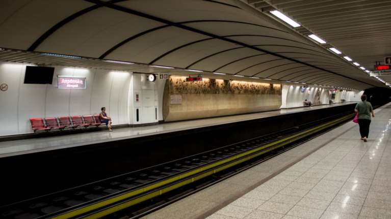 Αποκαθίσταται σταδιακά η ηλεκτροδότηση της γραμμής 2 του Μετρο