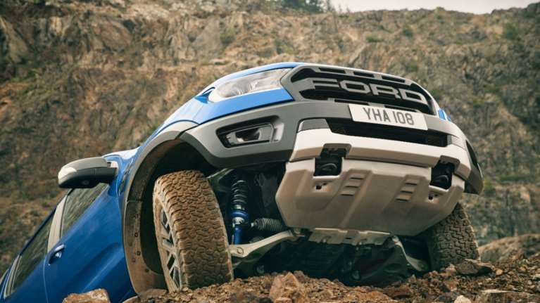 Ford Ranger Raptor: Το αγροτικό που θα κάνει τα τζιπ να τρέμουν