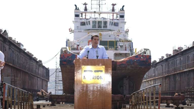 Νέες υποσχέσεις Τσίπρα για συλλογικές συμβάσεις και αυξήσεις