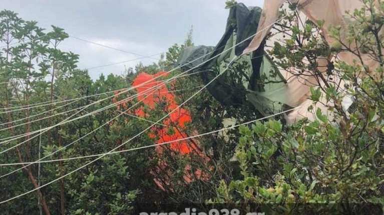 Έπεσε εκπαιδευτικό αεροσκάφος της Πολεμικής Αεροπορίας - νεκρός ο πιλότος