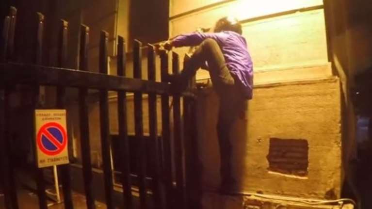 Απειλές Ρουβίκωνα: «Αν η τσάντα είχε βόμβα, θα ανατιναζόταν το ΥΠΕΞ»