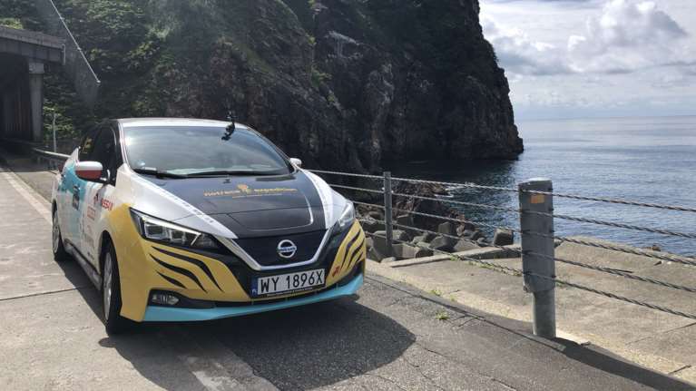 Πολωνία-Ιαπωνία: Εκανε ταξίδι 16.000 χιλιομέτρων με ηλεκτρικό Nissan Leaf