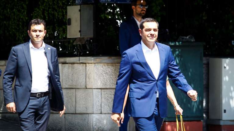 Ξένος Τύπος: Πολιτικά ανοίγματα Τσίπρα για να διεκδικήσει τον κεντρώο χώρο