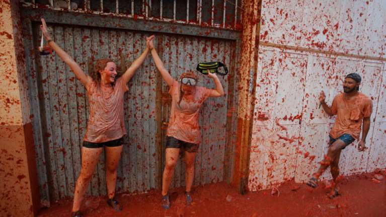 Iσπανία: Πανζουρλισμός στο φεστιβάλ Τομάτας στη Βαλένθια