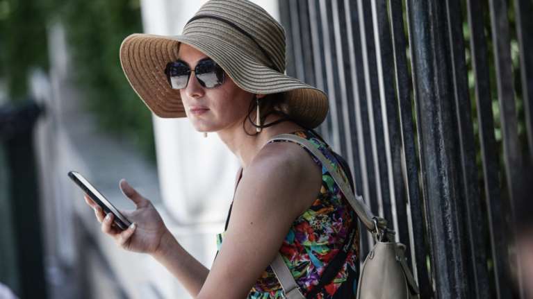 Αίθριος καιρός με την θερμοκρασία έως τους 33 βαθμούς