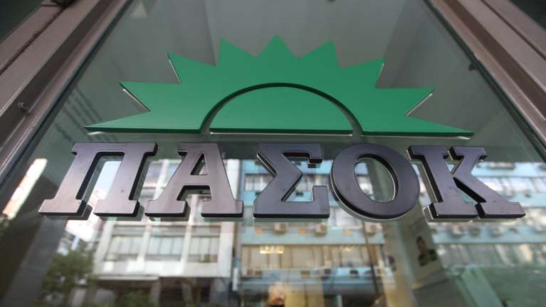 Σε ρυθμούς «3ης Σεπτεμβρίου» το ΠΑΣΟΚ