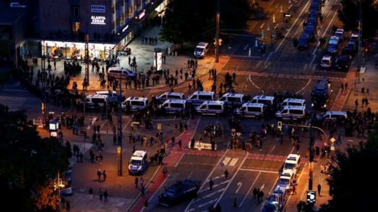 Γερμανία: Επεισόδια ανάμεσα σε ακροδεξιούς και αντιφασίστες-9 τραυματίες