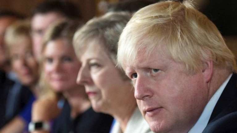 Σχέδιο ανατροπής της Τερέζα Μέι από τον Μπόρις Τζόνσον αποκαλύπτουν τα ΜΜΕ