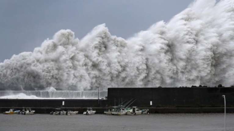 Ο ισχυρότερος τυφώνας των τελευταίων 25 ετών στην Ιαπωνία