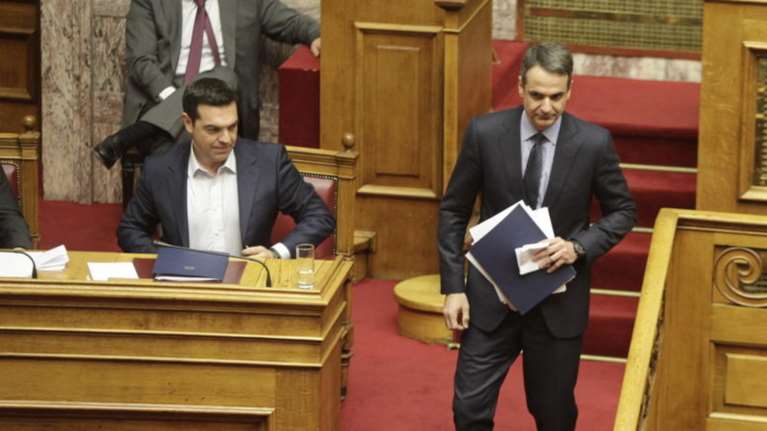 Σκοπιανό, παροχολογία, πόλωση: Το πολιτικό σκηνικό ενόψει ΔΕΘ