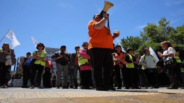 Μηχανοκίνητη πορεία εργαζομένων στους ΟΤΑ για τους συμβασιούχους