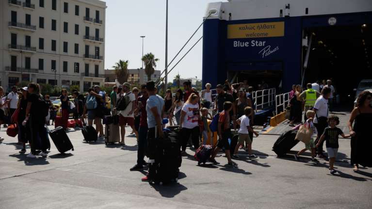 Αυξημένη η κίνηση στα λιμάνια μετά τη λήξη της απεργίας της ΠΝΟ