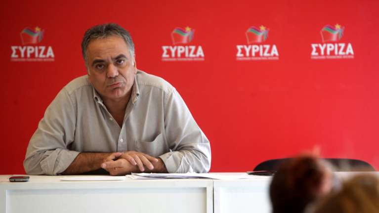 Υποσχέσεις Σκουρλέτη για μείωση ασφαλιστικών εισφορών